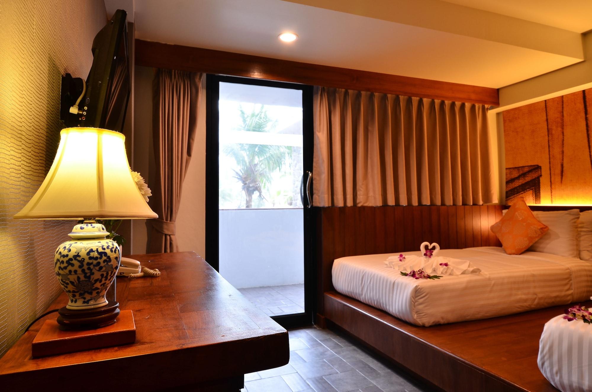 Lap Roi Karon Beachfront By Shanaya Exterior foto