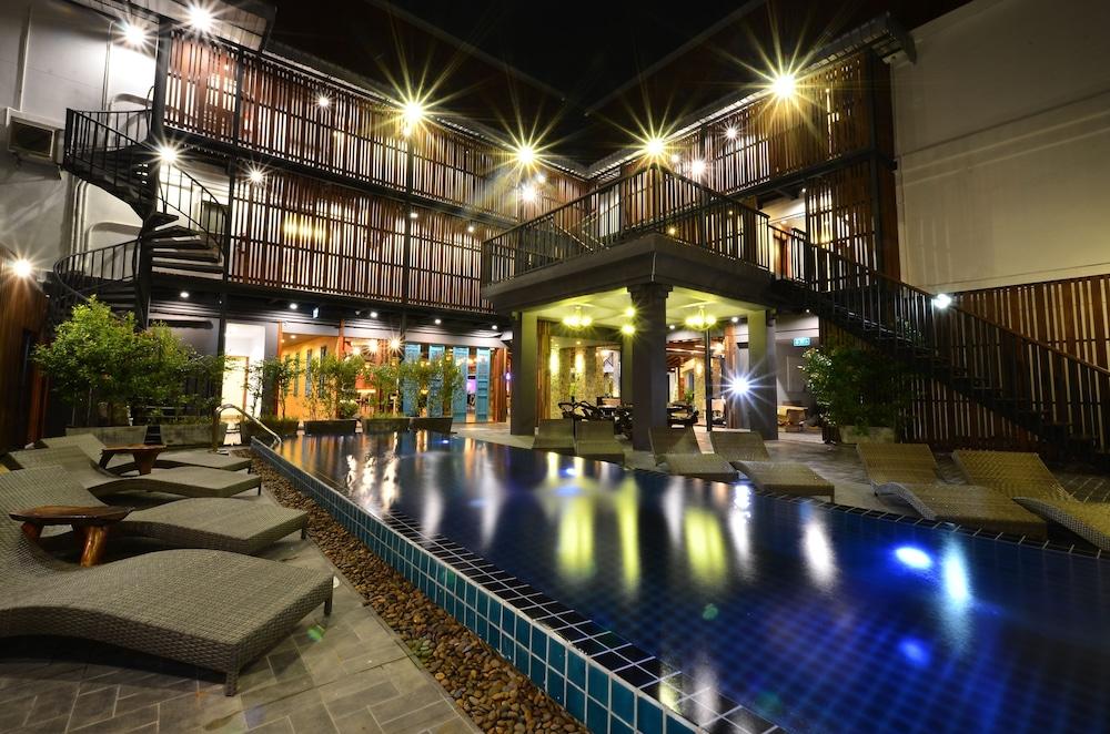 Lap Roi Karon Beachfront By Shanaya Exterior foto