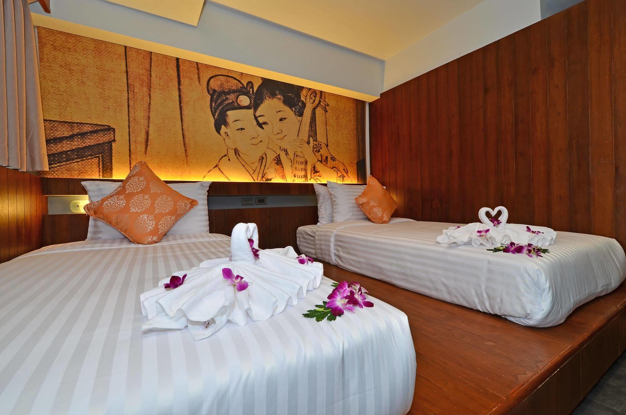 Lap Roi Karon Beachfront By Shanaya Exterior foto